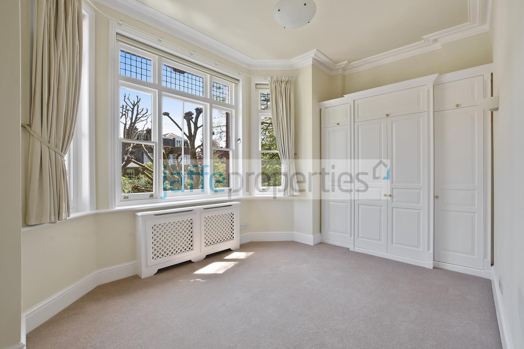Chesterford Gardens, London, NW3 7DE