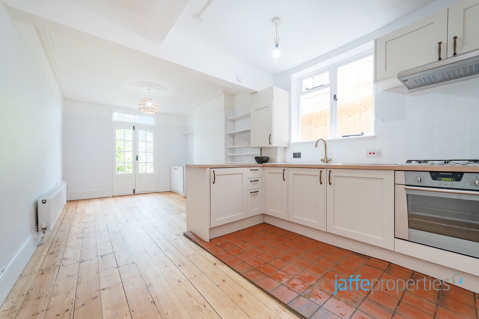 Victoria Road, London, N22 7XF